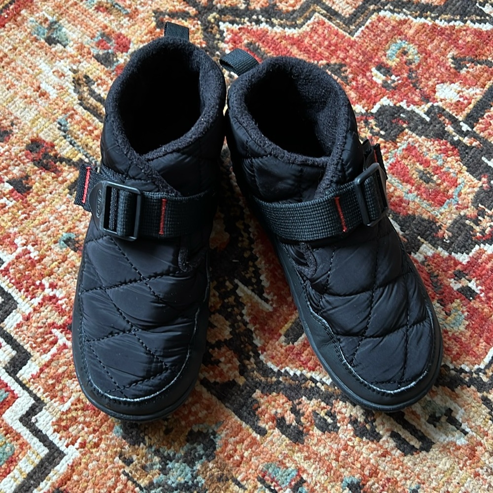 Kids Chaco indoor/outdoor slippers